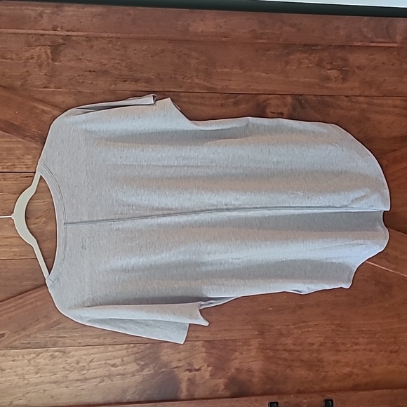 The North Face short sleeve flashdry tee, medium, gray - Picture 4 of 4